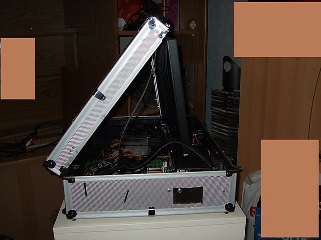 Tombmans Koffer-PC, Bild 2