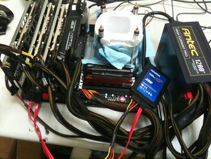 Extreme Overclocking mit 4x Radeon ® HD 5870-Karten und Antec HCP-1200 Netzteil unter LN2