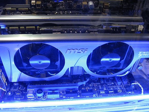 TwinFrozr-Kühler auf der MSI GeForce GTX 275